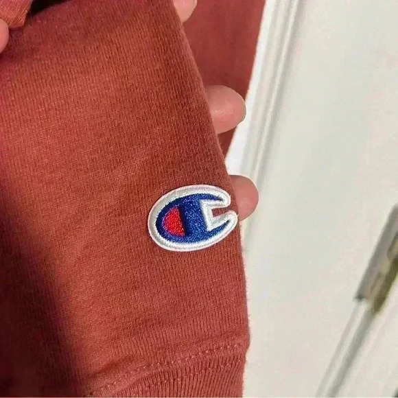 Vintage Y2K Champion rust/dark orange  cropped sweatshirt size: small - Picture 4 of 5